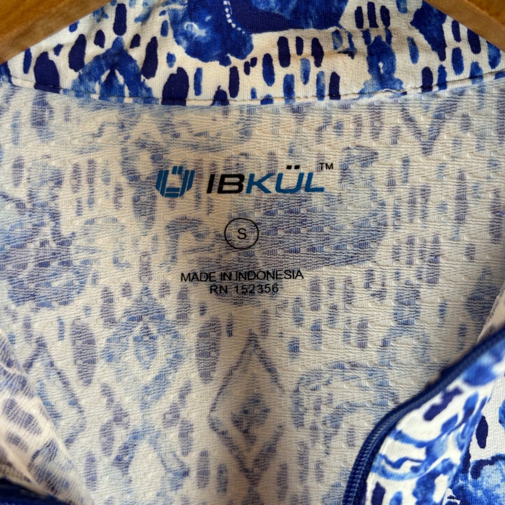 IBKUL Womens Blue White Elephant Ikat Quarter Zip Sun Shirt Mock Neck Small - Picture 3 of 10